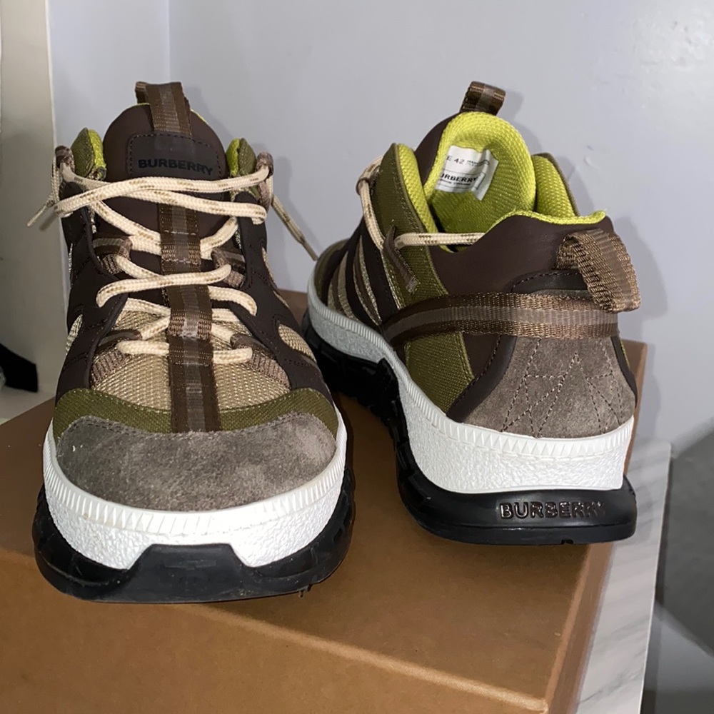 Burberry sneakers, Low top, Size 42